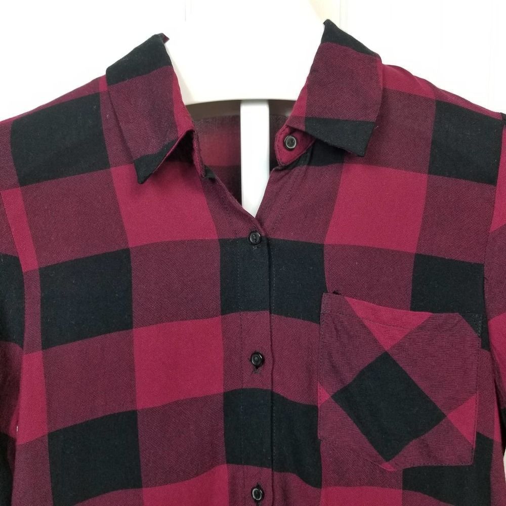 Love On‎ A Hanger Plaid Crochet Trim Tulip Back Top - Picture 5 of 8